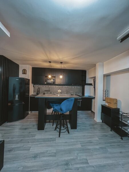 Vitan, garsoniera eleganta 10 min. M Timpuri Noi, DB2007.