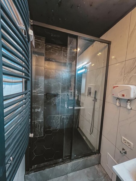 Vitan, garsoniera eleganta 10 min. M Timpuri Noi, DB2007.